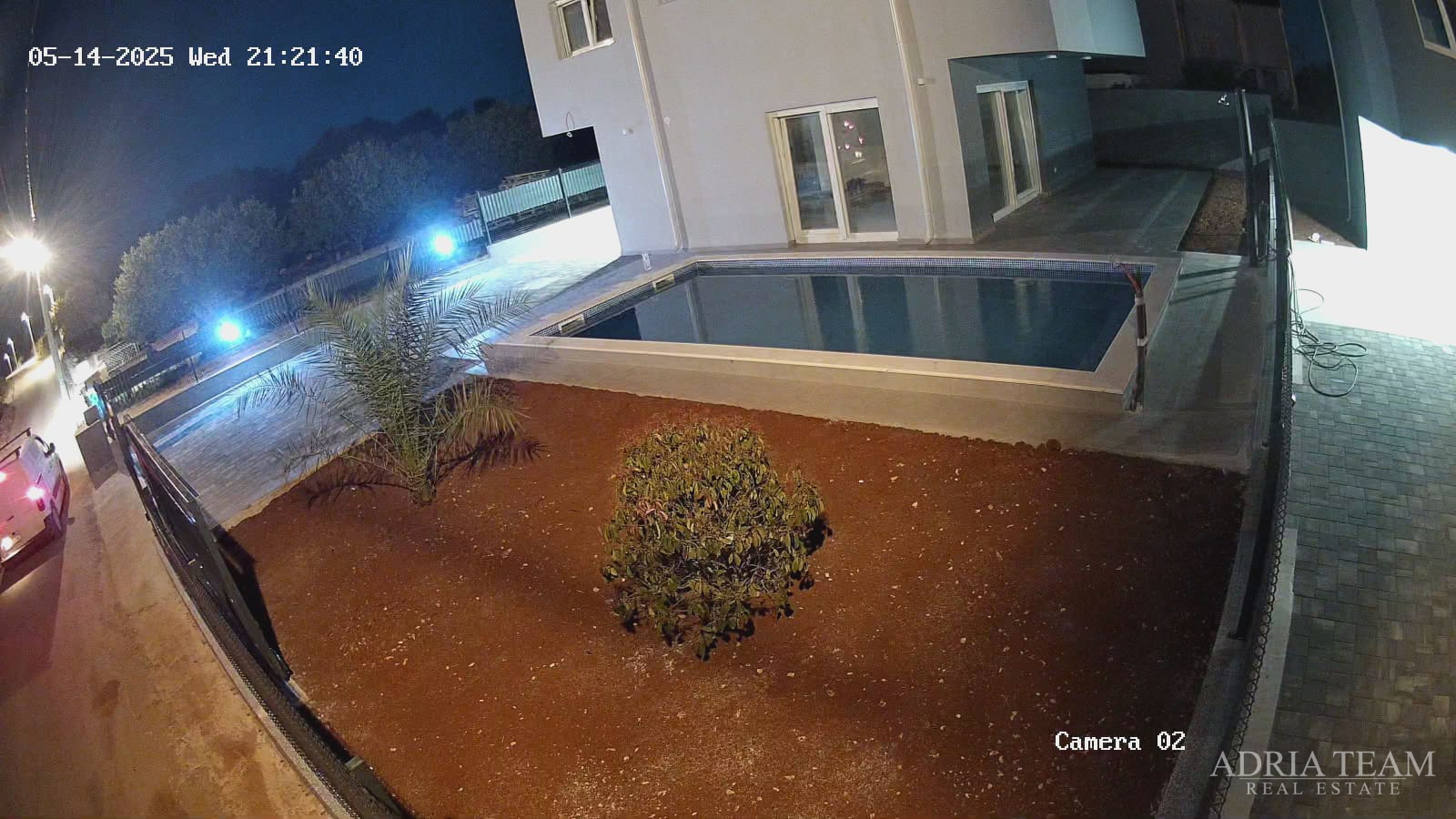 DVIJE KUĆE S BAZENOM - VIR