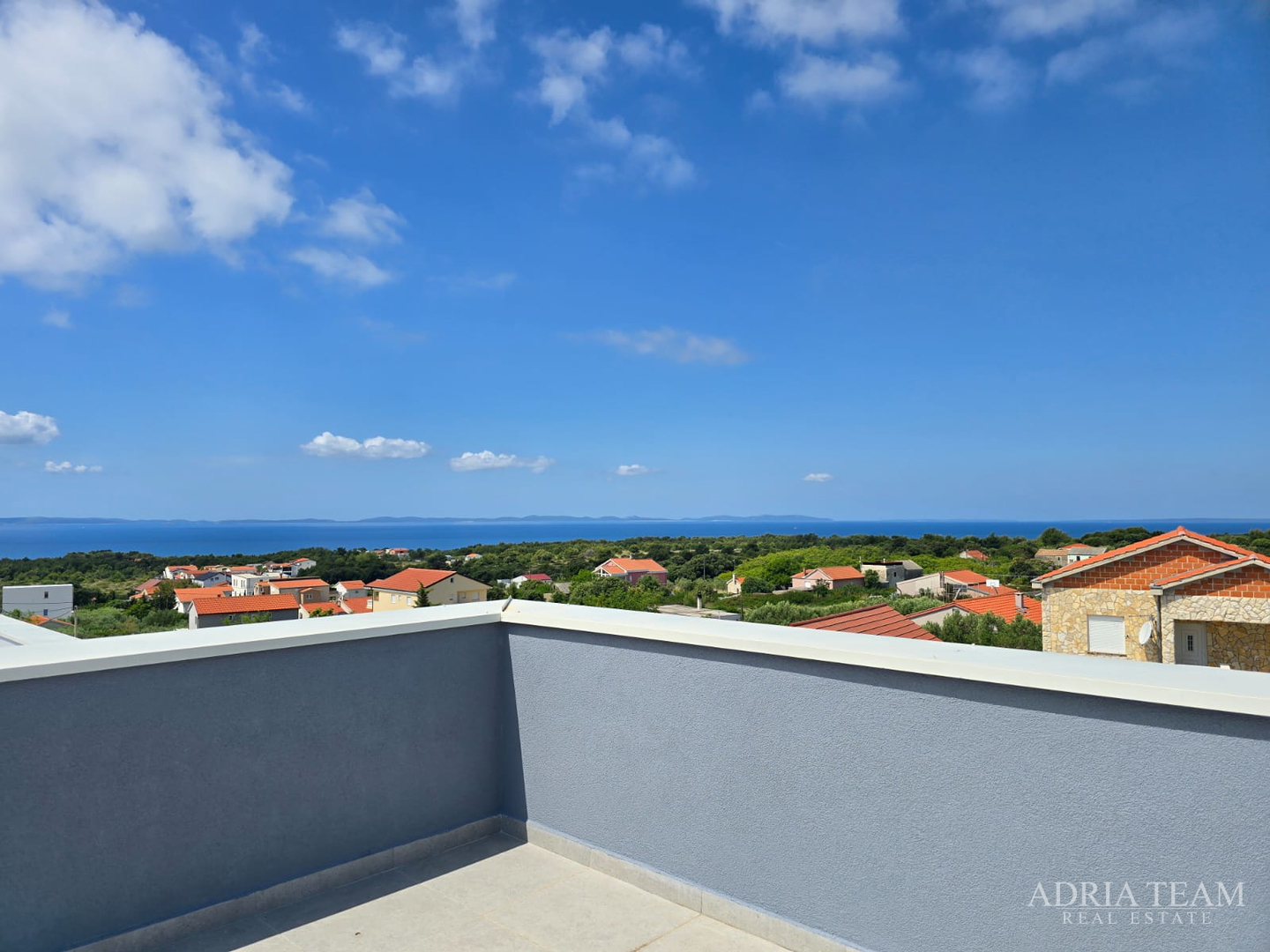 DVIJE KUĆE S BAZENOM - VIR