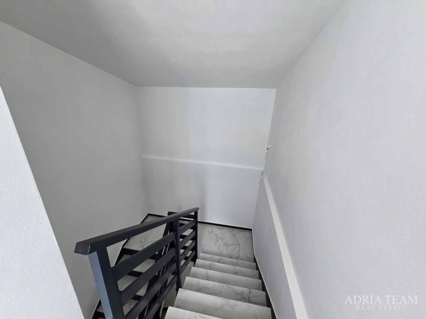 DVIJE KUĆE S BAZENOM - VIR