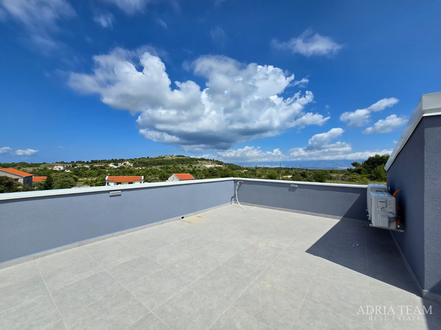 DVIJE KUĆE S BAZENOM - VIR