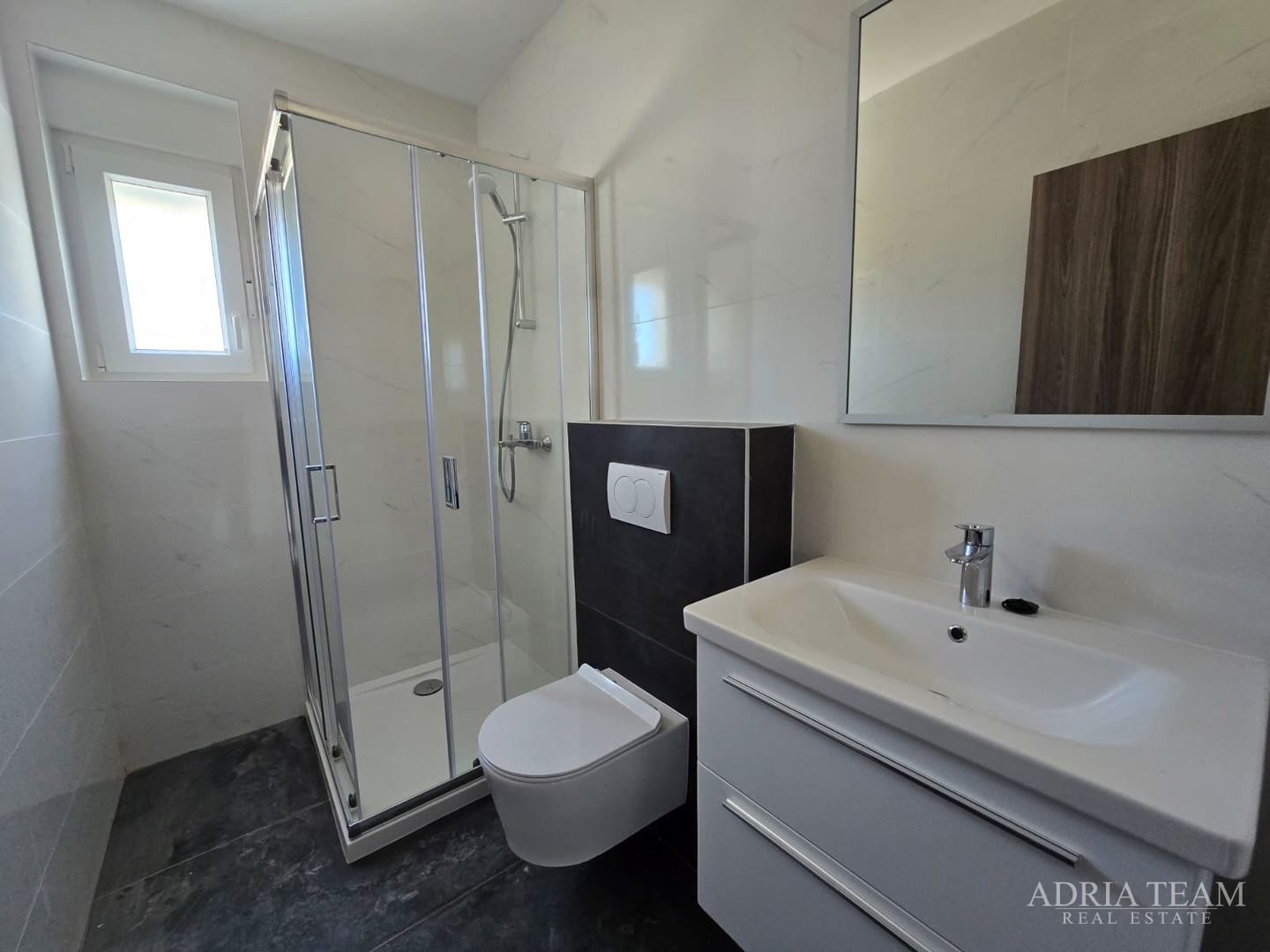 DVIJE KUĆE S BAZENOM - VIR