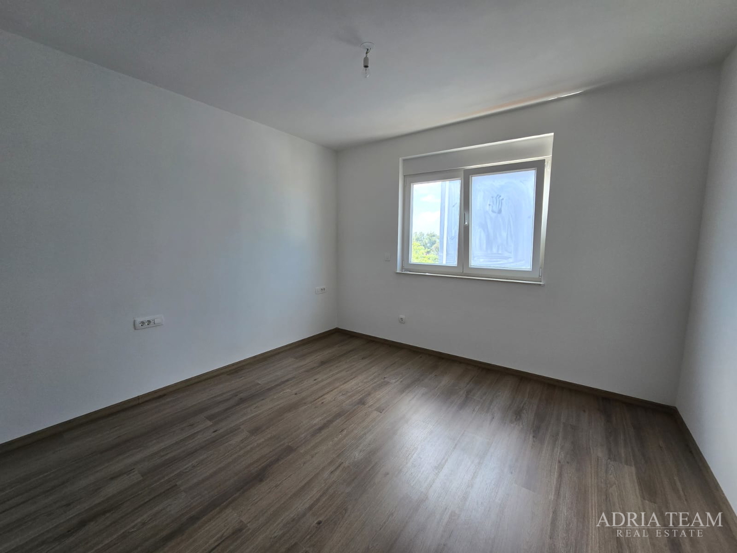 DVIJE KUĆE S BAZENOM - VIR