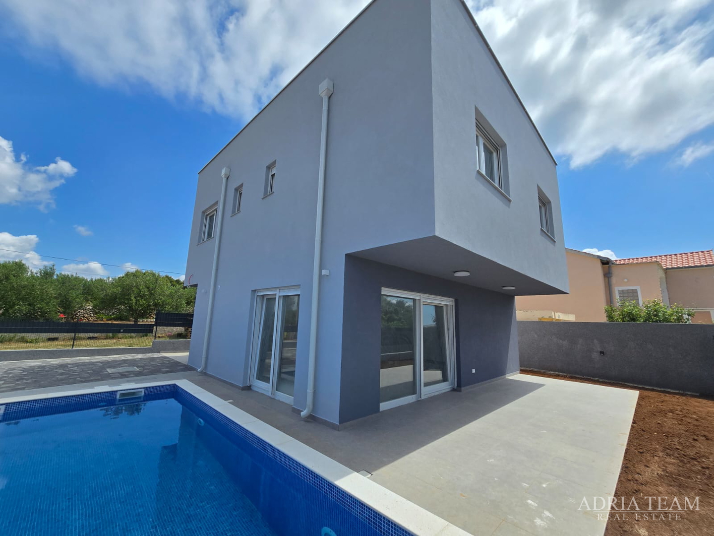 DVIJE KUĆE S BAZENOM - VIR