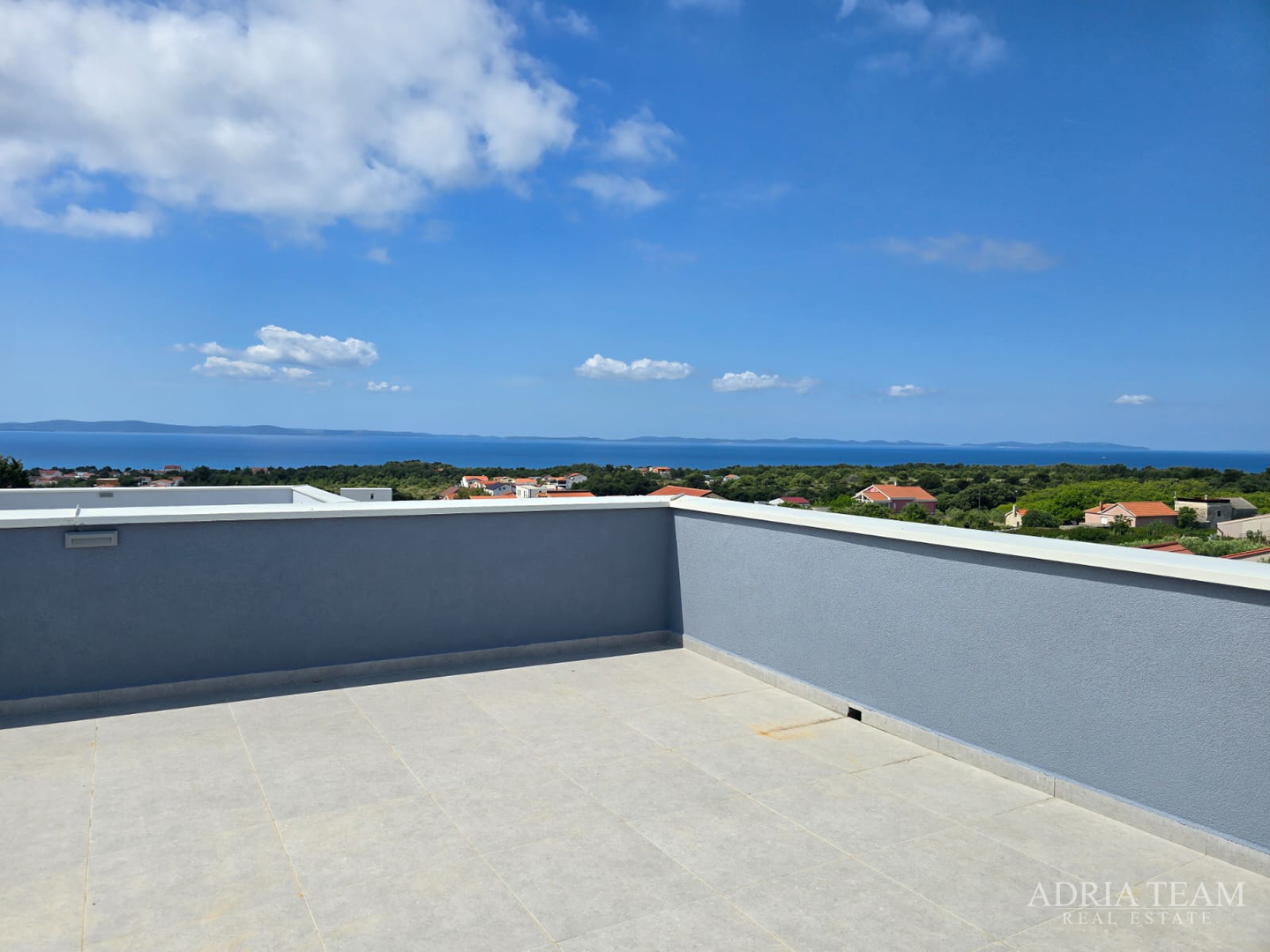 DVIJE KUĆE S BAZENOM - VIR