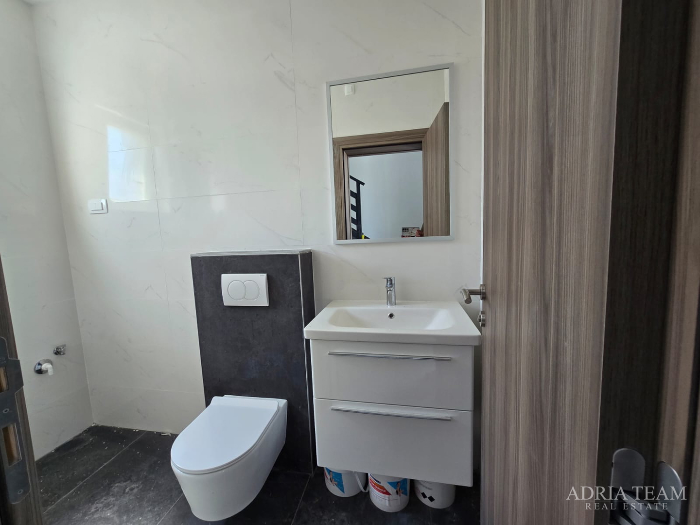 DVIJE KUĆE S BAZENOM - VIR