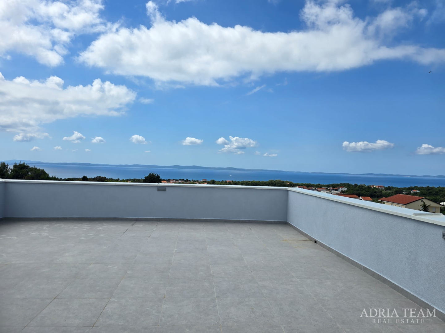 DVIJE KUĆE S BAZENOM - VIR