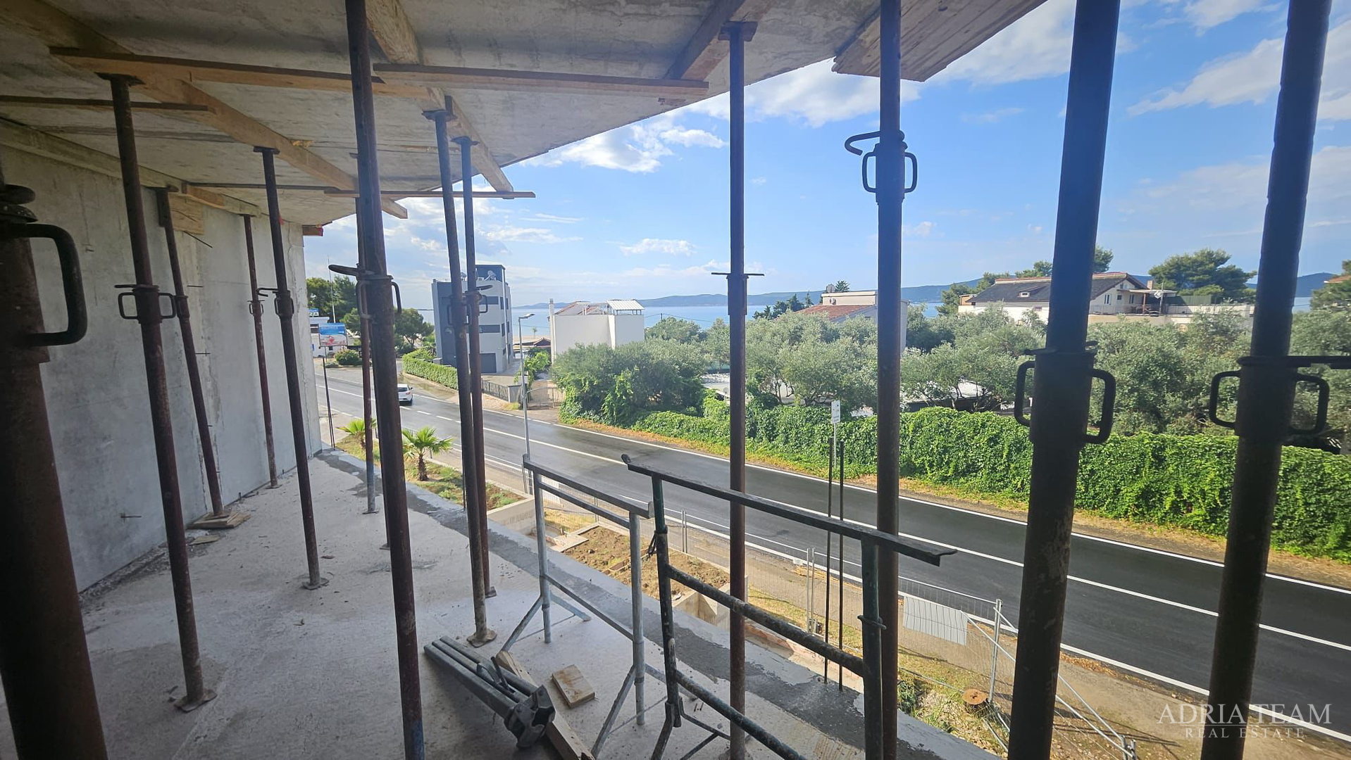 APARTMENTS IN NEW BUILDING WITH SEA VIEW AND FREE PARKING - SUKOŠAN