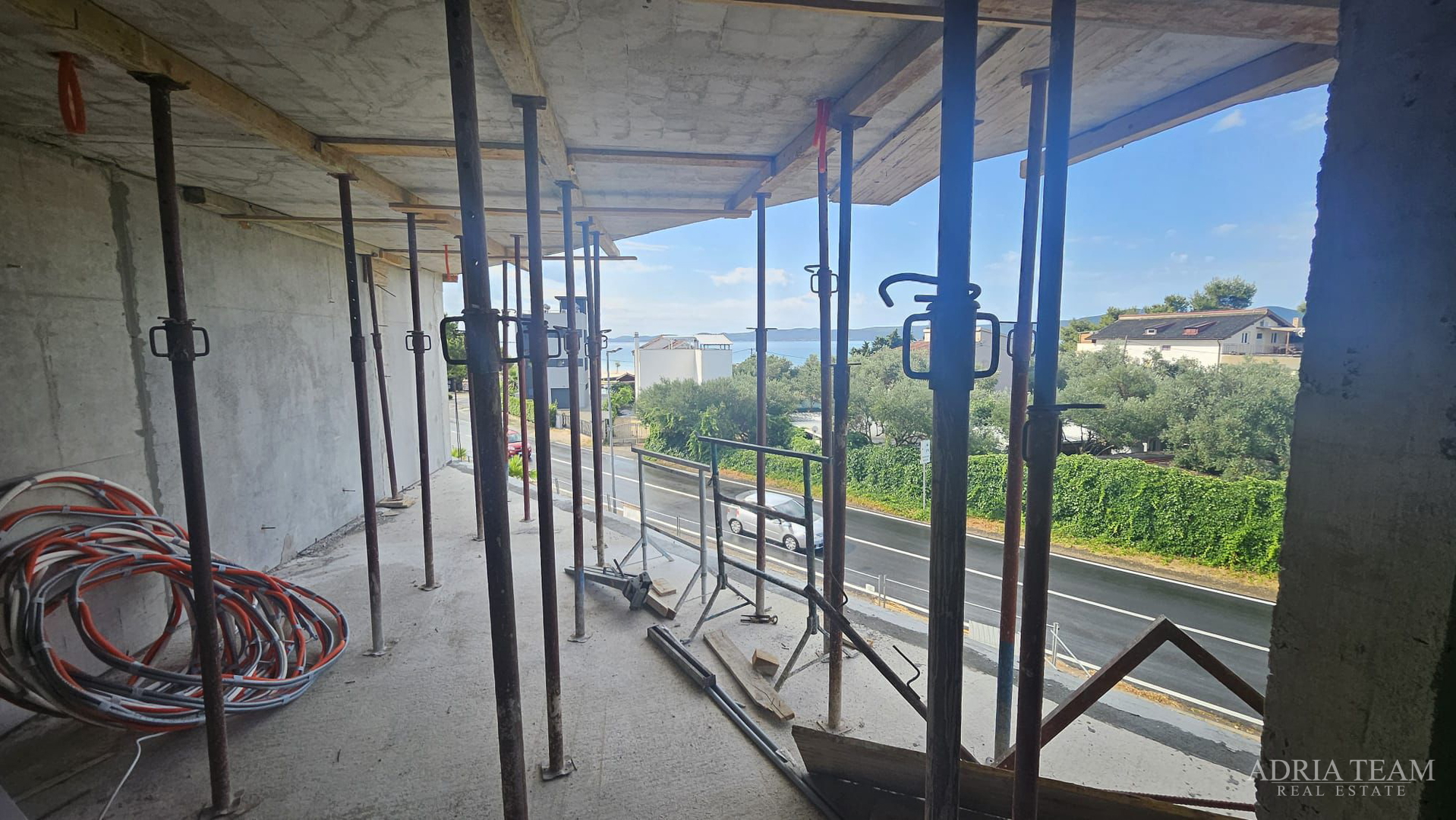 APARTMENTS IN NEW BUILDING WITH SEA VIEW AND FREE PARKING - SUKOŠAN