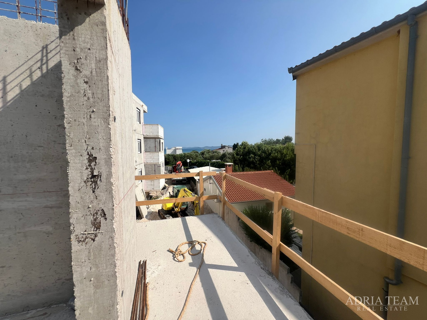 APARTMENTS IN NEW BUILDING WITH SEA VIEW AND FREE PARKING - SUKOŠAN