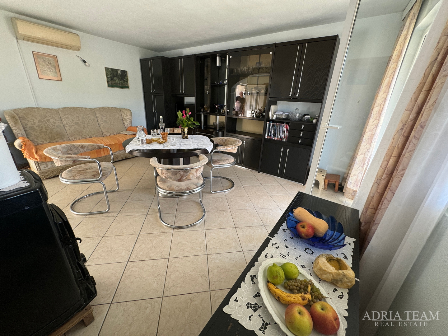 PRILIKA! KUĆA S POMOĆNIM OBJEKTOM (SPREMIŠTE + LJETNA KUHINJA) - STOMORSKA, ŠOLTA