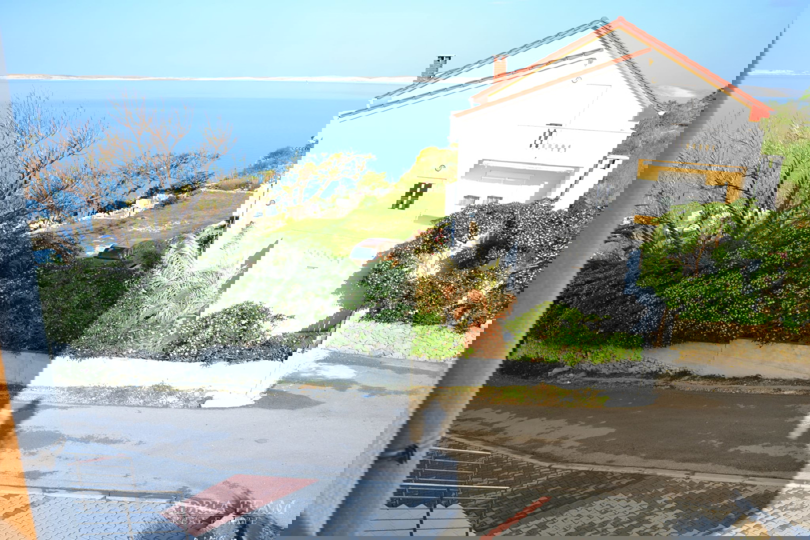 APARTMAN S BALKONOM NA PRVOM KATU - RTINA, BENIĆI