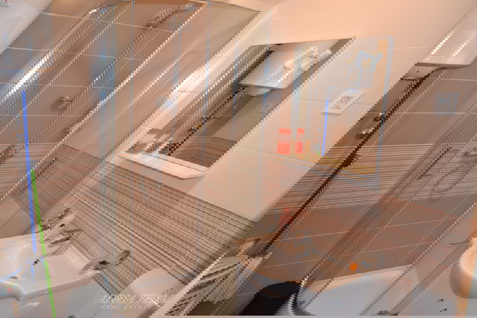 APARTMAN S BALKONOM NA PRVOM KATU - RTINA, BENIĆI