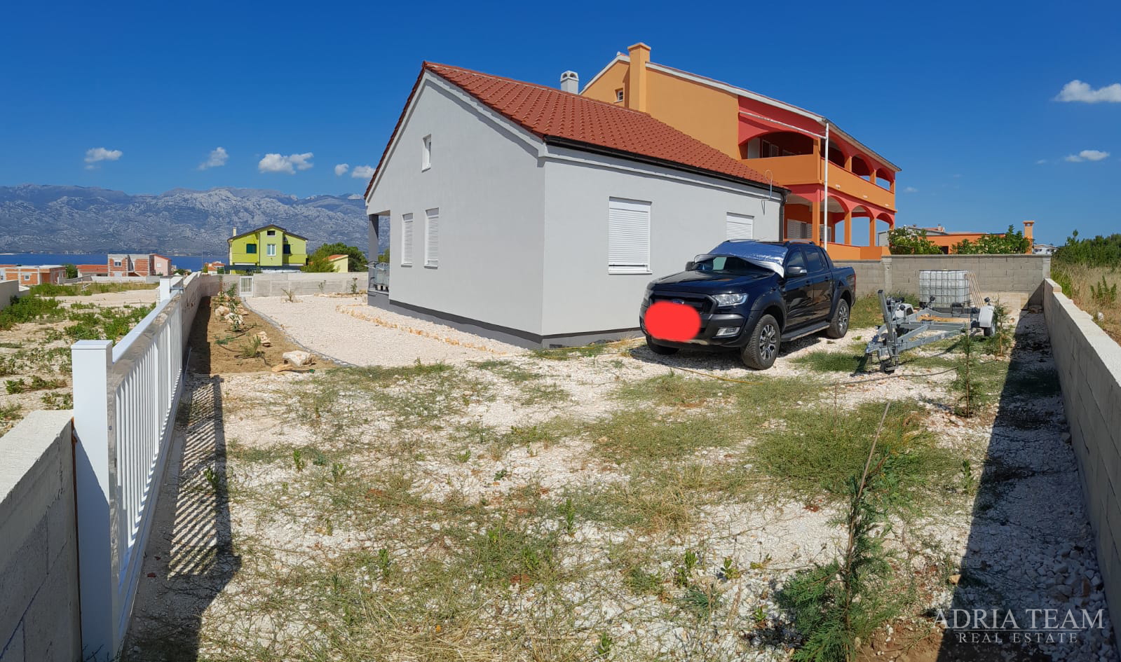 KUĆA U NOVOGRADNJI - RAŽANAC