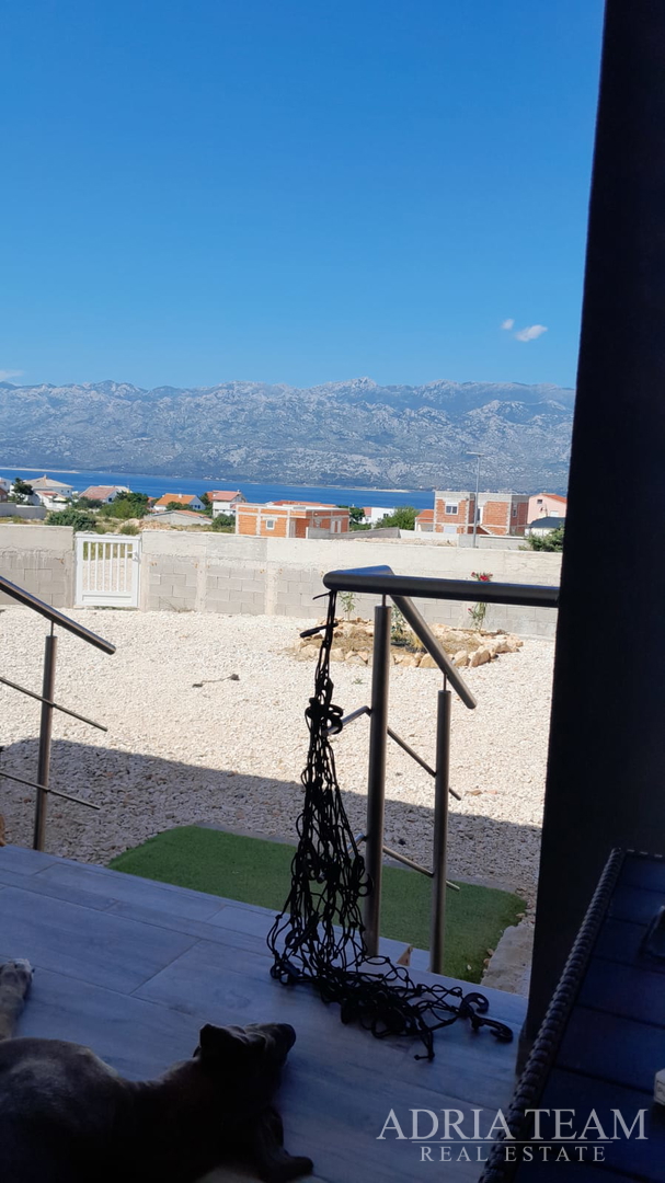 KUĆA U NOVOGRADNJI - RAŽANAC