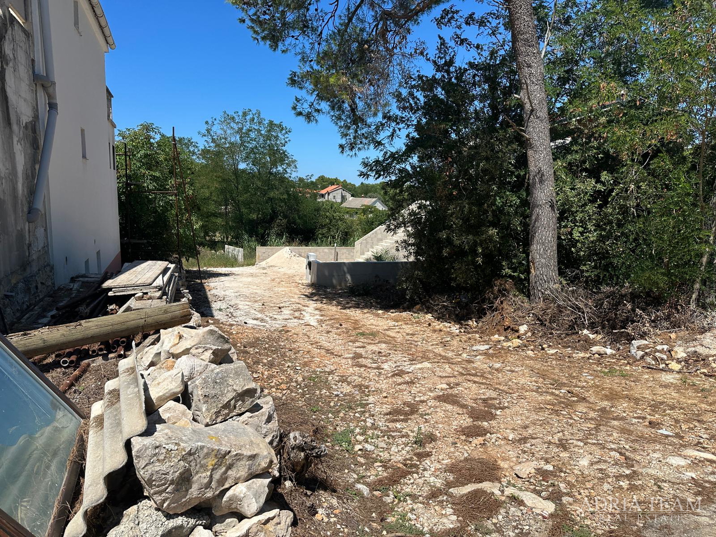HOUSE WITH A SWIMMING POOL, NEW CONSTRUCTION - VIR (NORTHERN SIDE)