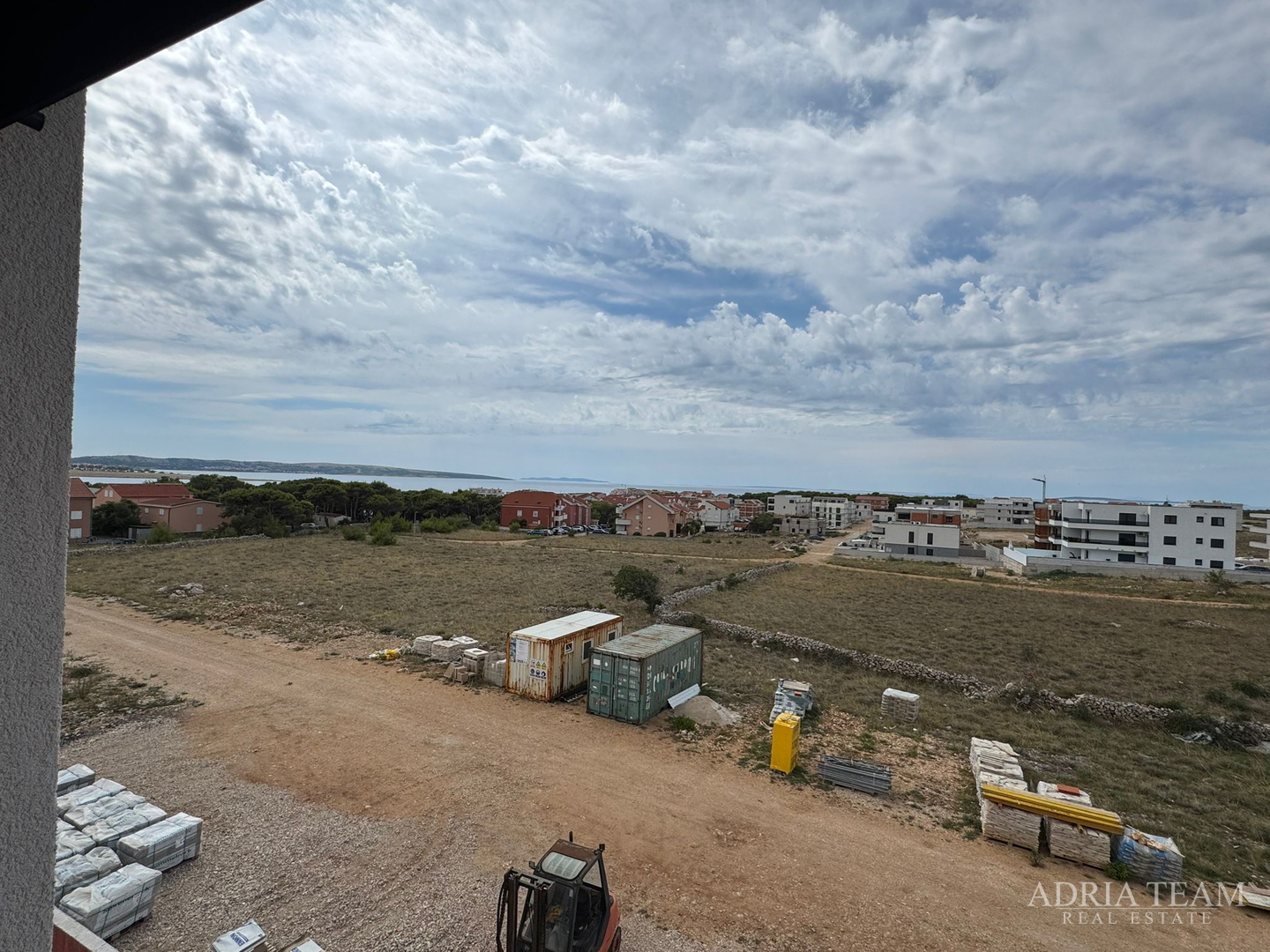 APARTMENTS IN A RESIDENTIAL BUILDING WITH ELEVATOR, NEW CONSTRUCTION - POVLJANA, PAG