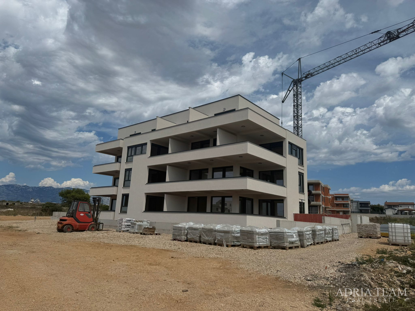 APARTMENTS IN A RESIDENTIAL BUILDING WITH ELEVATOR, NEW CONSTRUCTION - POVLJANA, PAG