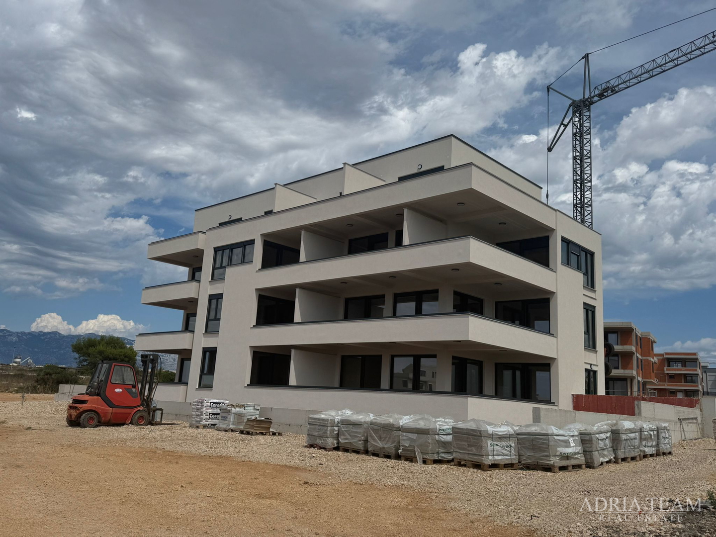 APARTMENTS IN A RESIDENTIAL BUILDING WITH ELEVATOR, NEW CONSTRUCTION - POVLJANA, PAG