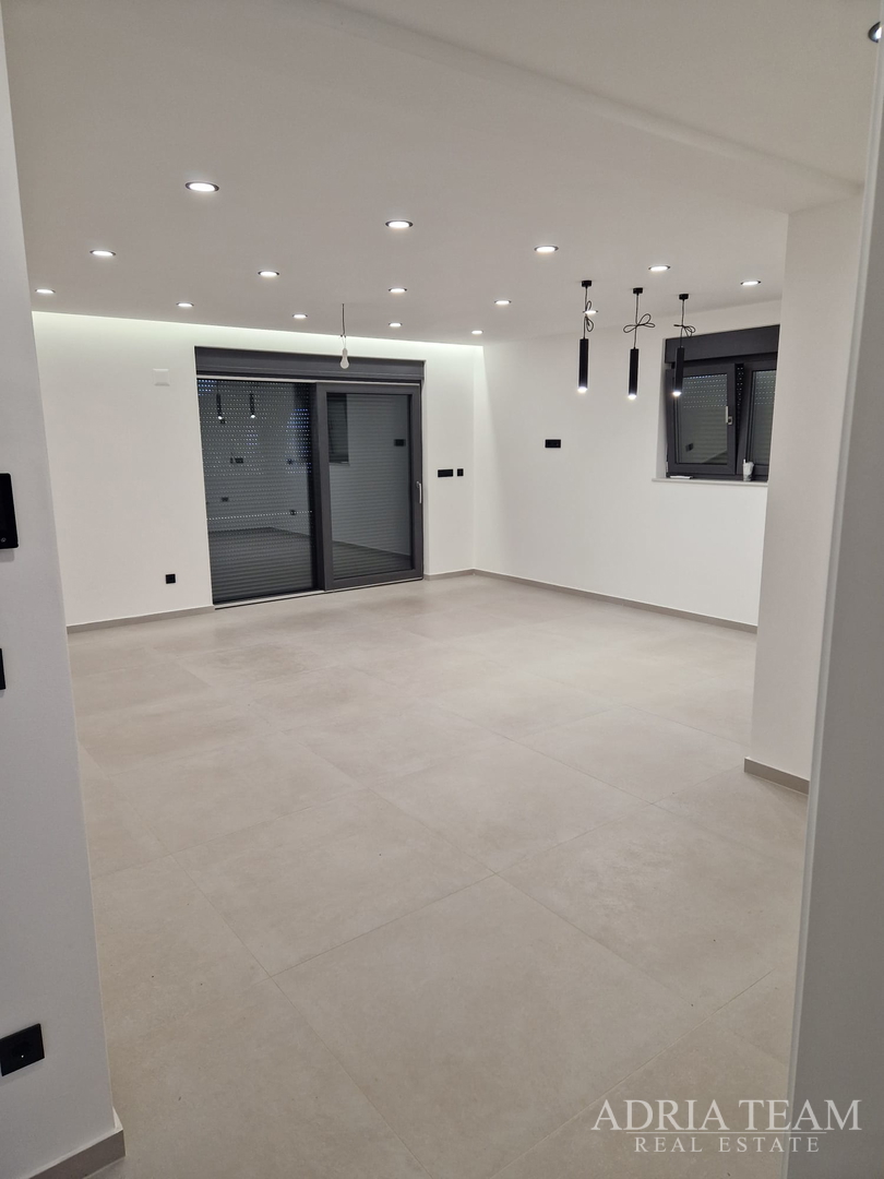 APARTMENTS IN A COMPLEX OF RESIDENTIAL BUILDINGS IN NEW CONSTRUCTION, 200 m FROM THE SEA - VIR