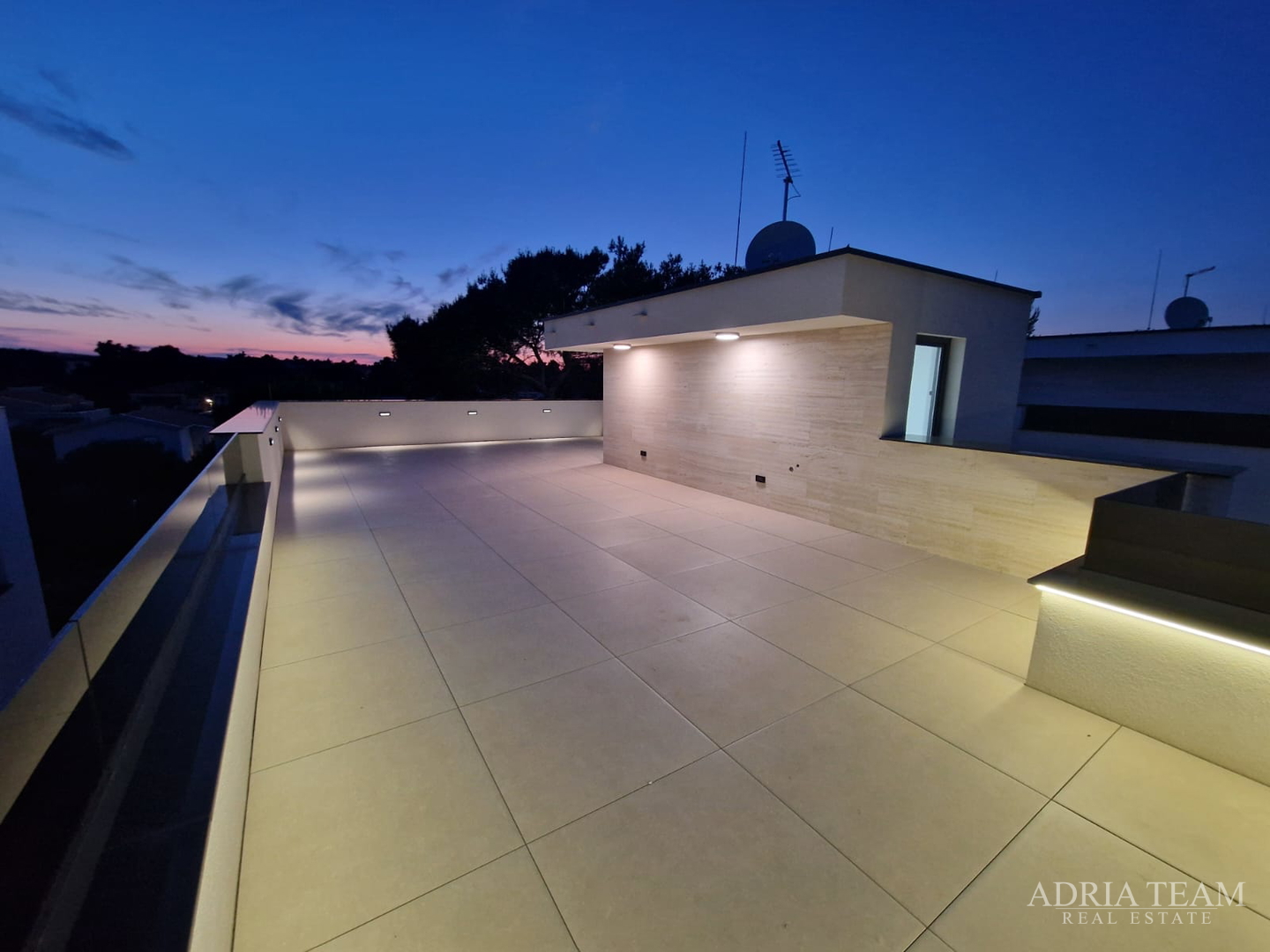 APARTMENTS IN A COMPLEX OF RESIDENTIAL BUILDINGS IN NEW CONSTRUCTION, 200 m FROM THE SEA - VIR