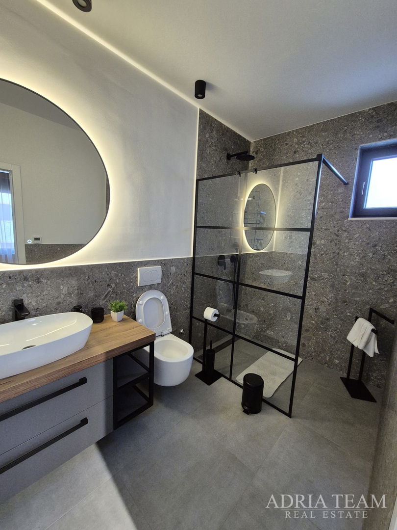 VILA, NOVOGRADNJA, 205 m OD MORA - VRSI, MULO