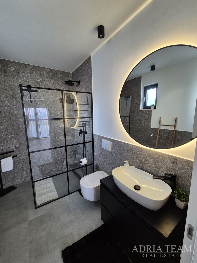 VILA, NOVOGRADNJA, 205 m OD MORA - VRSI, MULO