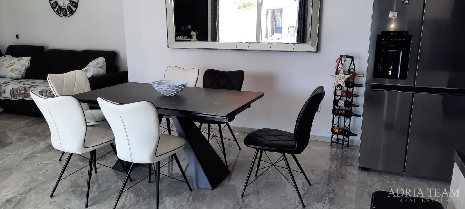 KUĆA S BAZENOM, MIRNA I TIHA POZICIJA, PAG - POVLJANA