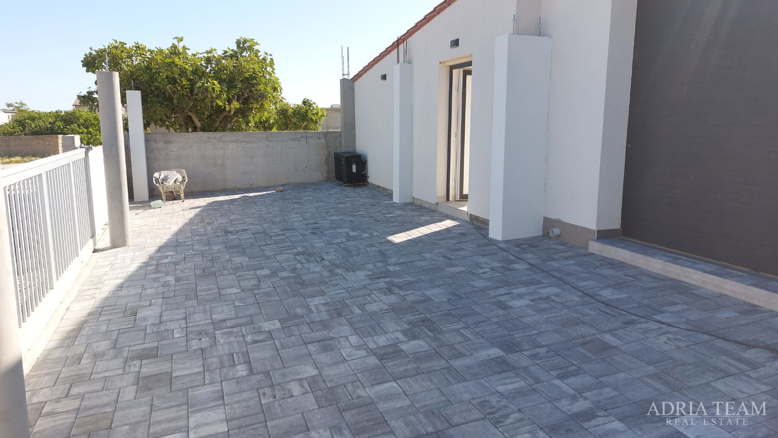 KUĆA S BAZENOM, MIRNA I TIHA POZICIJA, PAG - POVLJANA