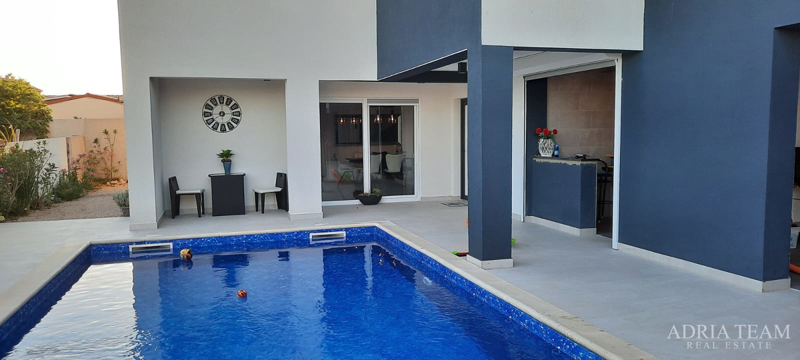 KUĆA S BAZENOM, MIRNA I TIHA POZICIJA, PAG - POVLJANA