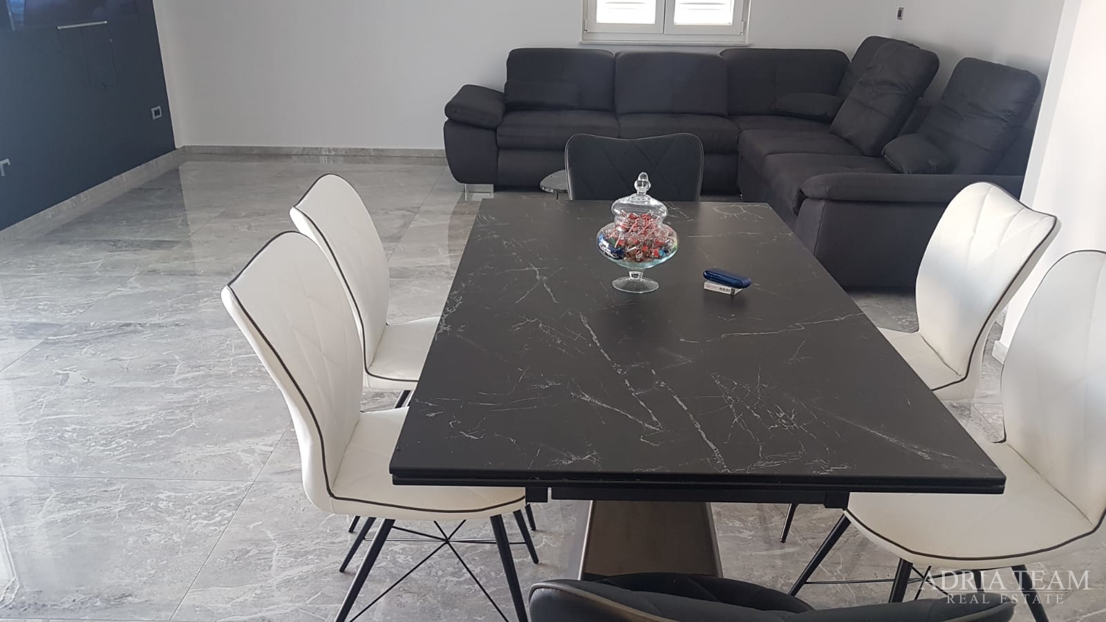 KUĆA S BAZENOM, MIRNA I TIHA POZICIJA, PAG - POVLJANA