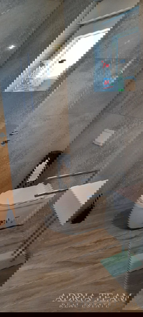 KUĆA S BAZENOM, MIRNA I TIHA POZICIJA, PAG - POVLJANA