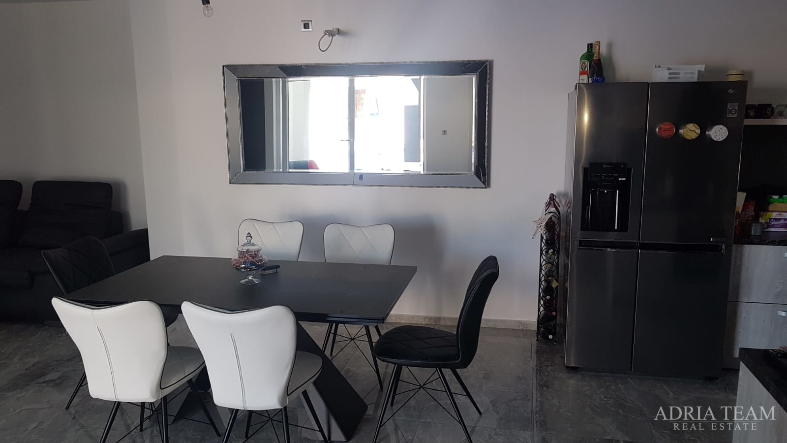 KUĆA S BAZENOM, MIRNA I TIHA POZICIJA, PAG - POVLJANA