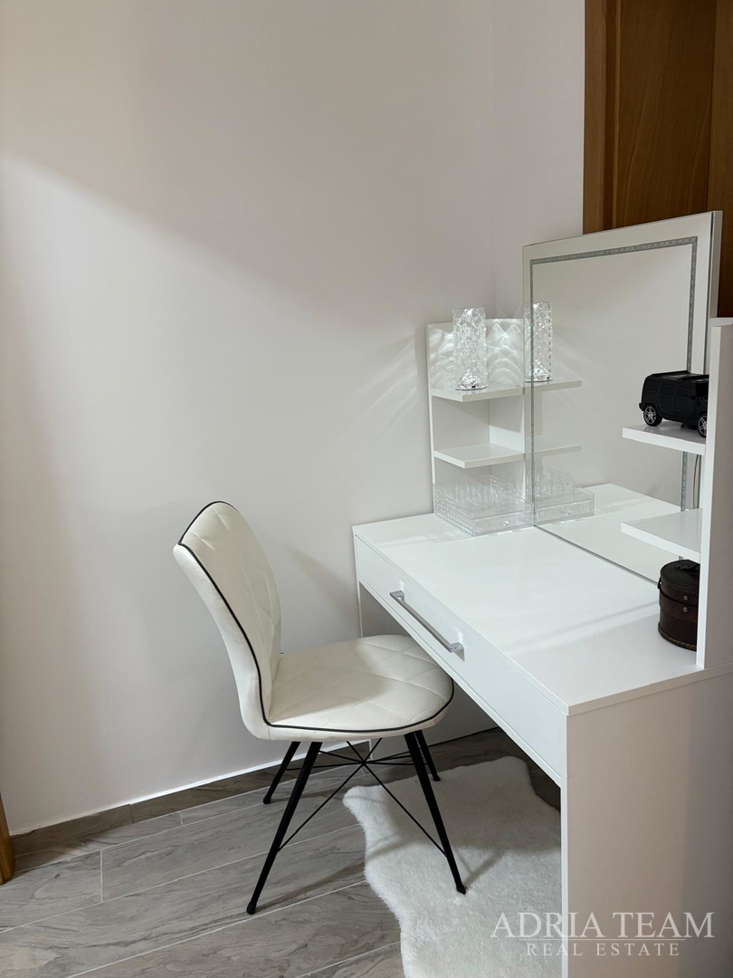 KUĆA S BAZENOM, MIRNA I TIHA POZICIJA, PAG - POVLJANA