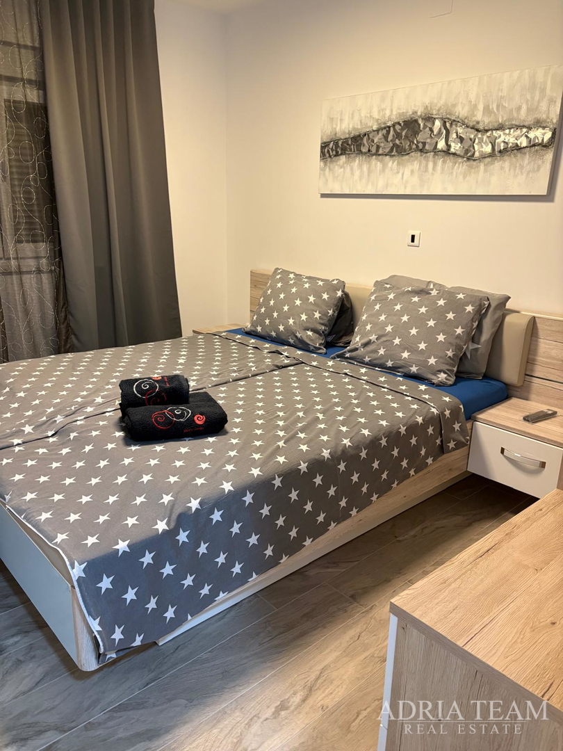 KUĆA S BAZENOM, MIRNA I TIHA POZICIJA, PAG - POVLJANA