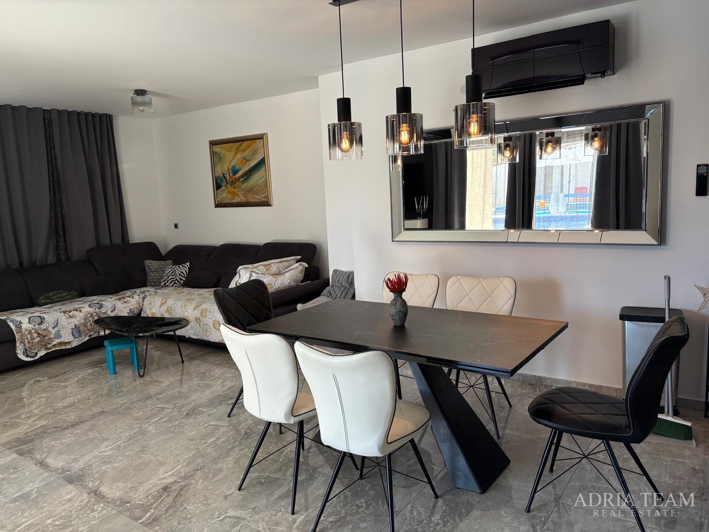 KUĆA S BAZENOM, MIRNA I TIHA POZICIJA, PAG - POVLJANA