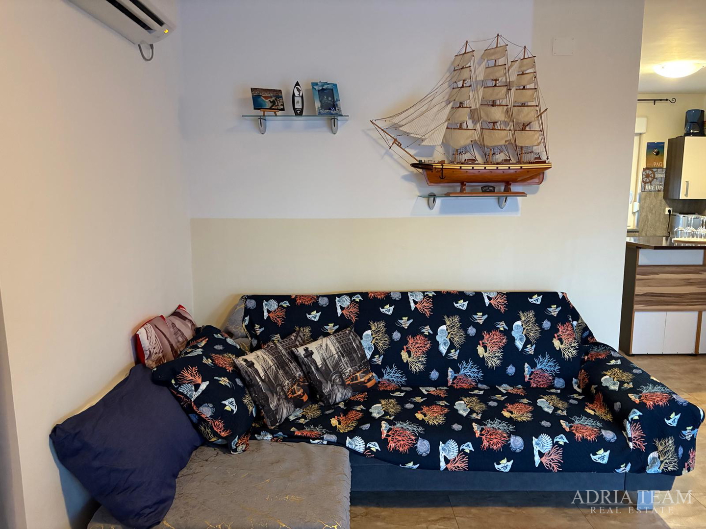 KUĆA S BAZENOM, TIHA I MIRNA POZICIJA, PAG - POVLJANA