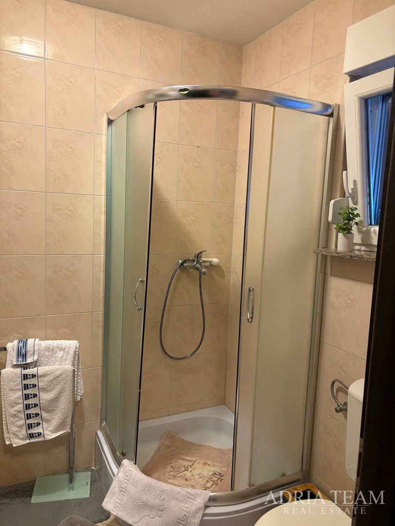 KUĆA S BAZENOM, TIHA I MIRNA POZICIJA, PAG - POVLJANA