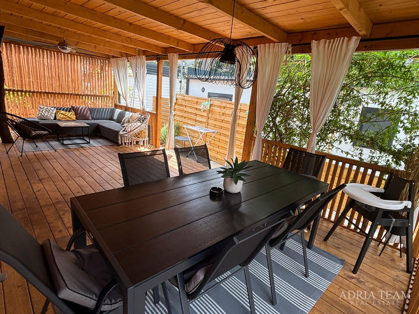 PRODAJE SE POTPUNO OPREMLJENA MOBILNA KUĆA – 70 m OD MORA Biograd na Moru – Camping Park Soline