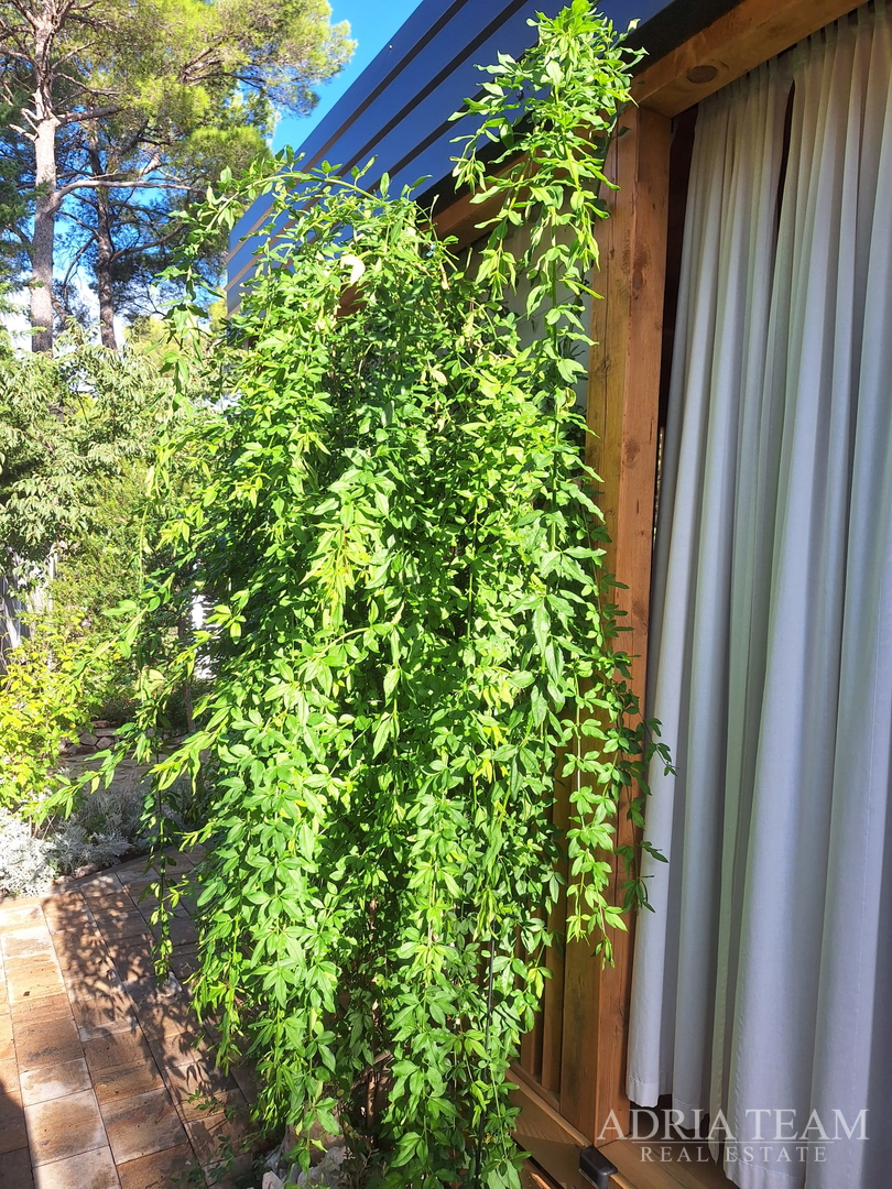 PRODAJE SE POTPUNO OPREMLJENA MOBILNA KUĆA – 70 m OD MORA Biograd na Moru – Camping Park Soline