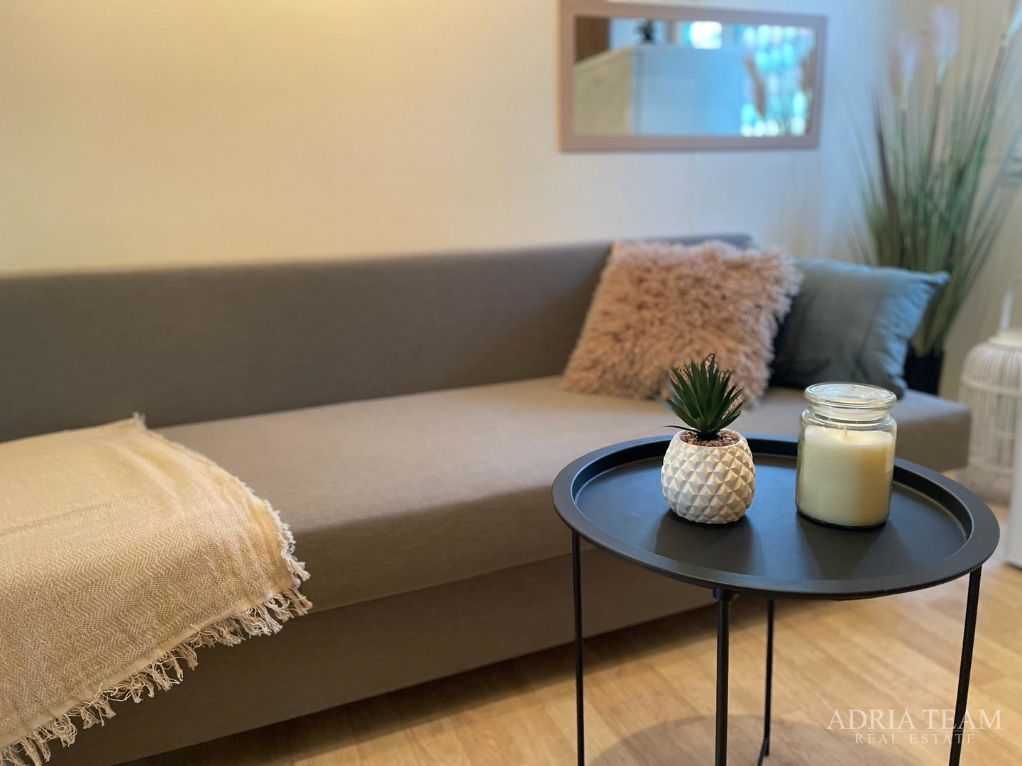 PRODAJE SE POTPUNO OPREMLJENA MOBILNA KUĆA – 70 m OD MORA Biograd na Moru – Camping Park Soline