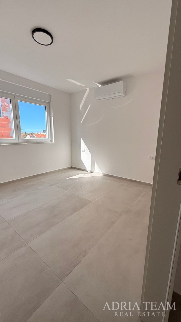 PRODAJE SE STAN 95m2 PRIZEMLJE S DVORIŠTEM, VIR