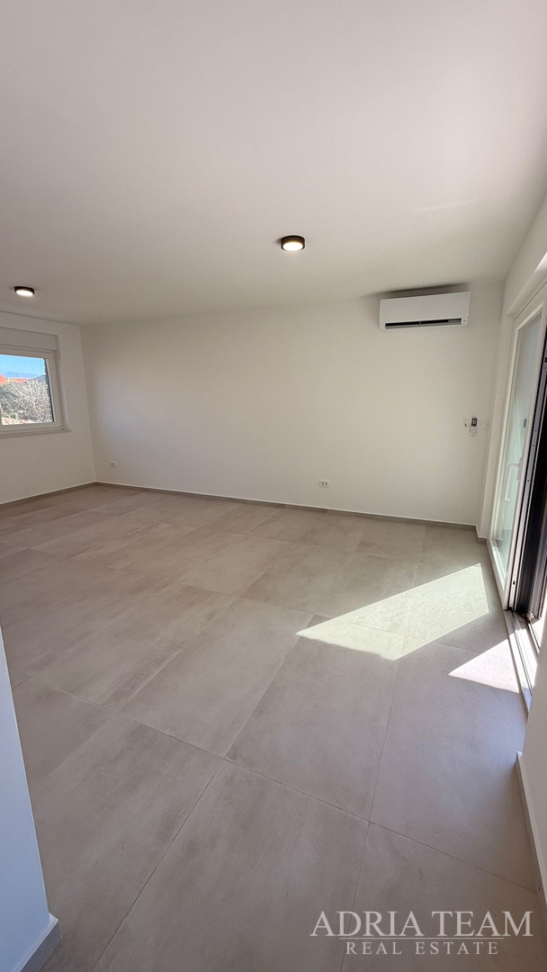 PRODAJE SE STAN 95m2 PRIZEMLJE S DVORIŠTEM, VIR