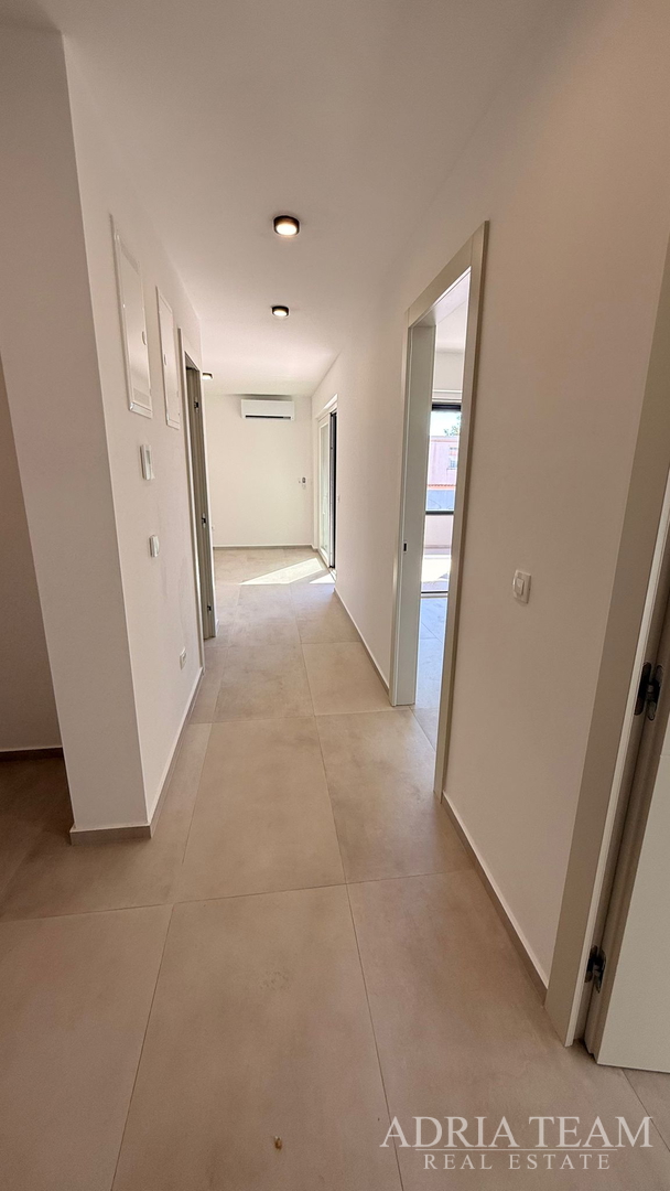 PRODAJE SE STAN 95m2 PRIZEMLJE S DVORIŠTEM, VIR