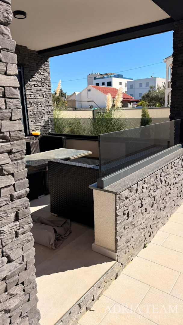 PRODAJE SE STAN 95m2 PRIZEMLJE S DVORIŠTEM, VIR