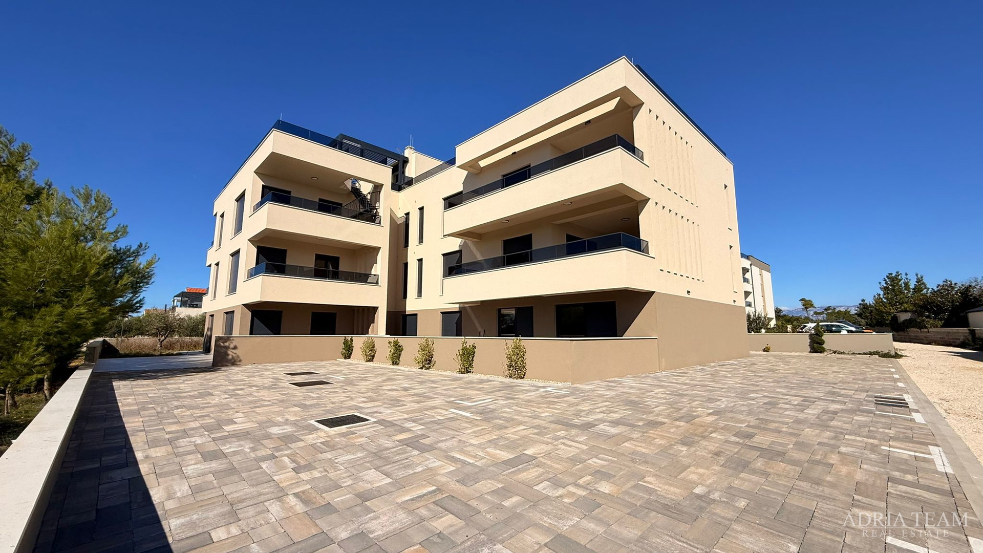 2 PROSTRANA APARTMANA, PRIVLAKA