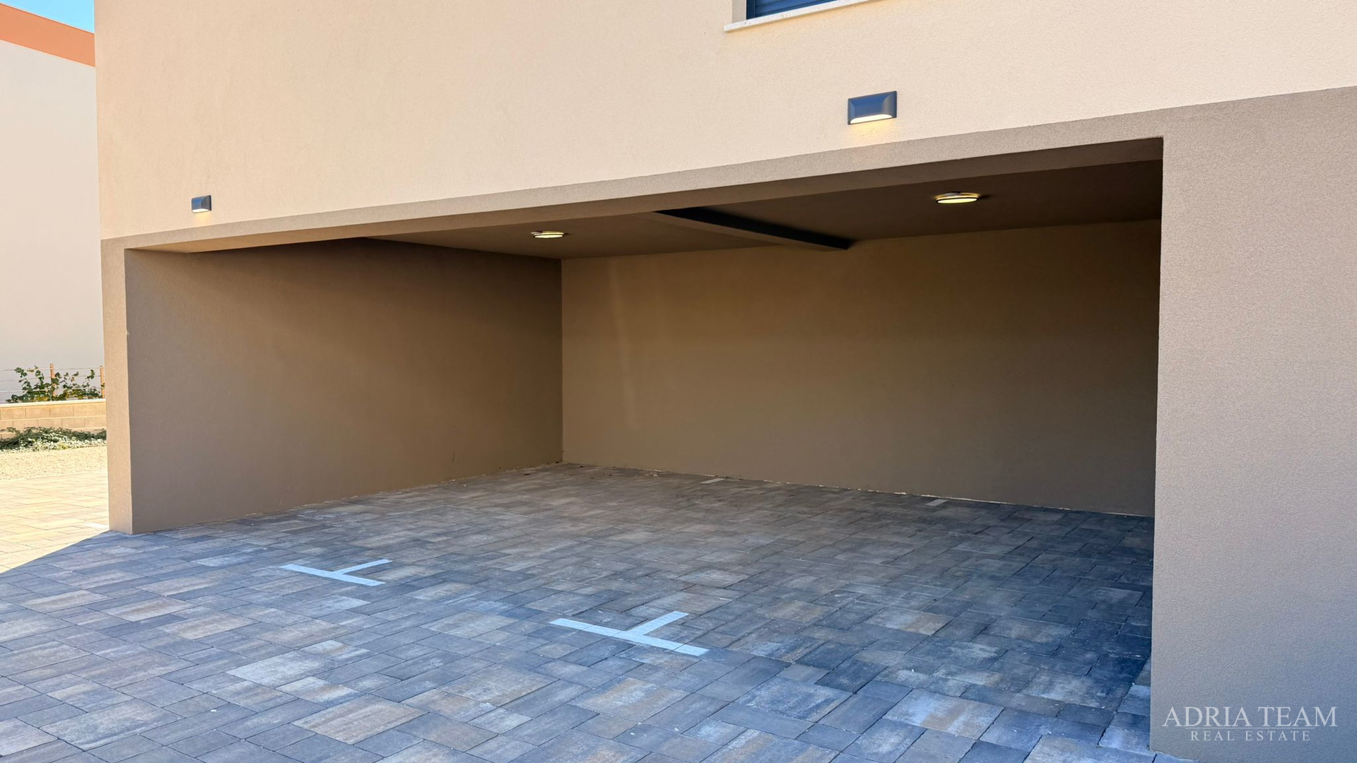 2 PROSTRANA APARTMANA, PRIVLAKA