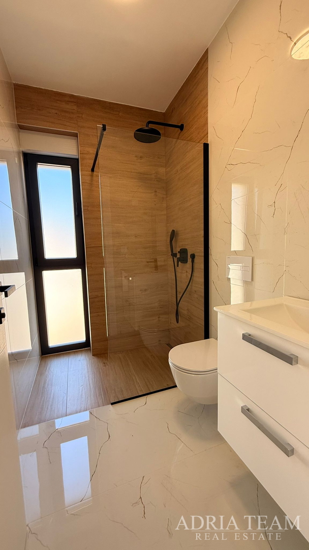 2 PROSTRANA APARTMANA, PRIVLAKA