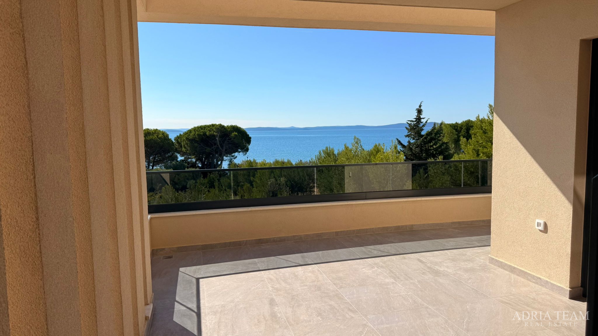 2 PROSTRANA APARTMANA, PRIVLAKA