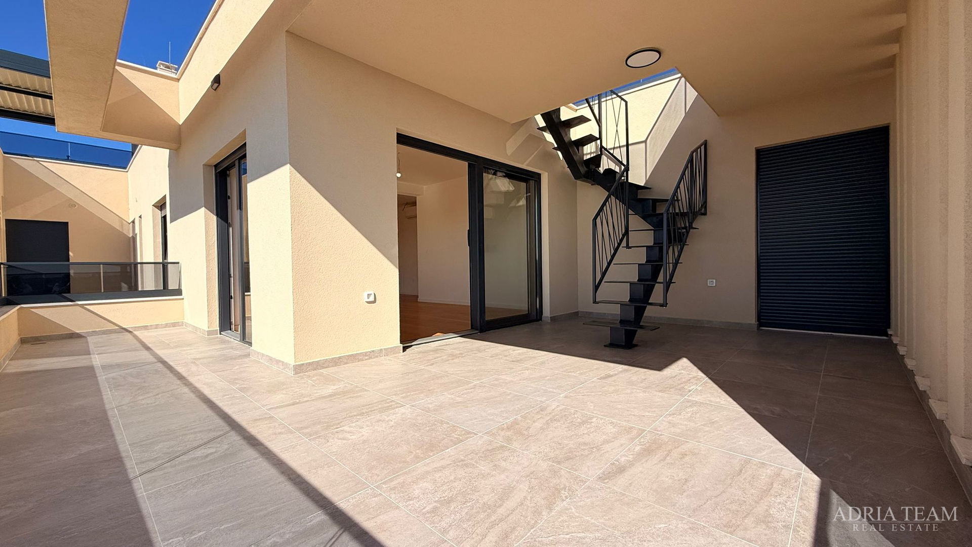 2 PROSTRANA APARTMANA, PRIVLAKA