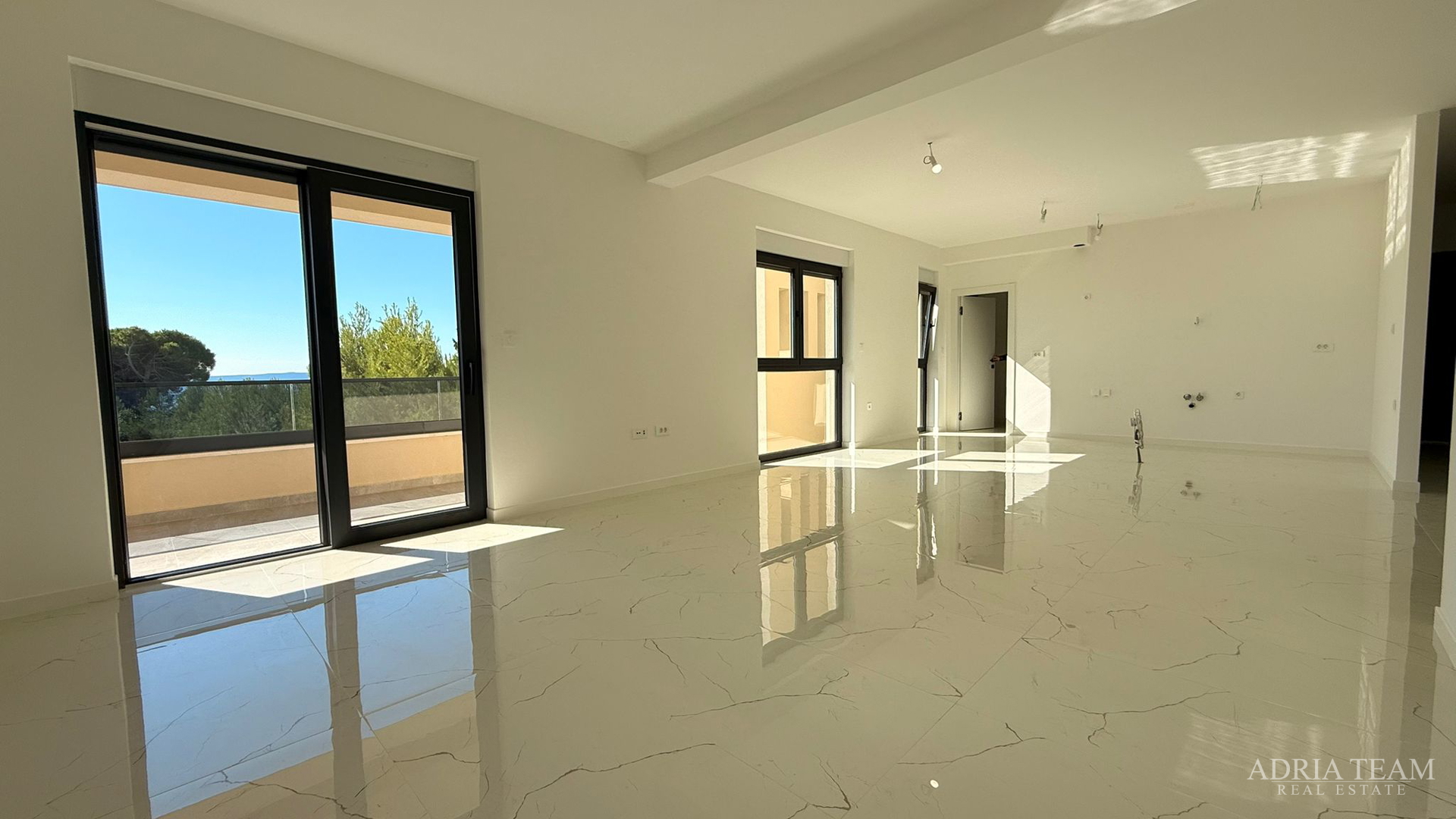 2 PROSTRANA APARTMANA, PRIVLAKA